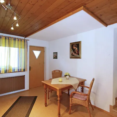 شقة Apartment In Uderns With Balcony Cot Heating Parking أوديرنز