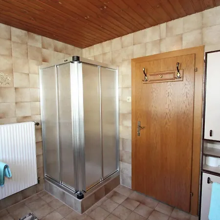 Apartment In Uderns With Balcony Cot Heating Parking شقة *