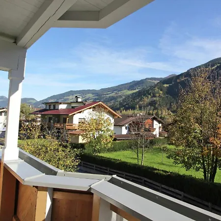 Apartment In Uderns With Balcony Cot Heating Parking * أوديرنز